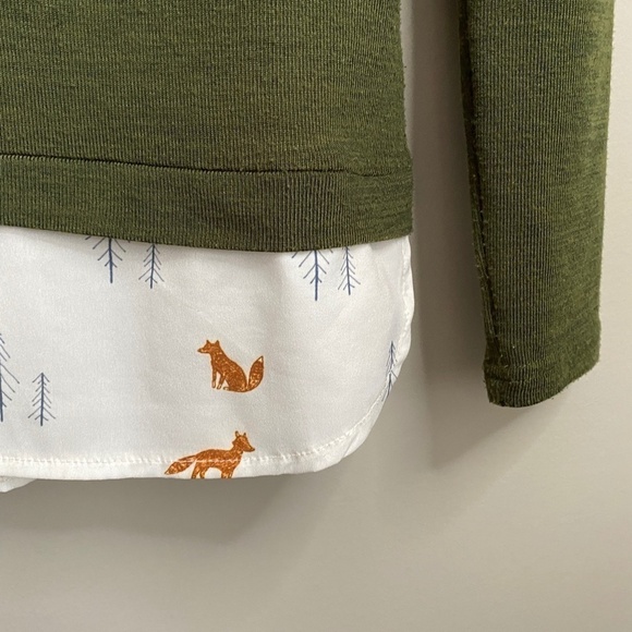 Hide & Seek Women's Faux Layered Olive Green Top Size S/M Fox Print Preppy - Picture 4 of 12